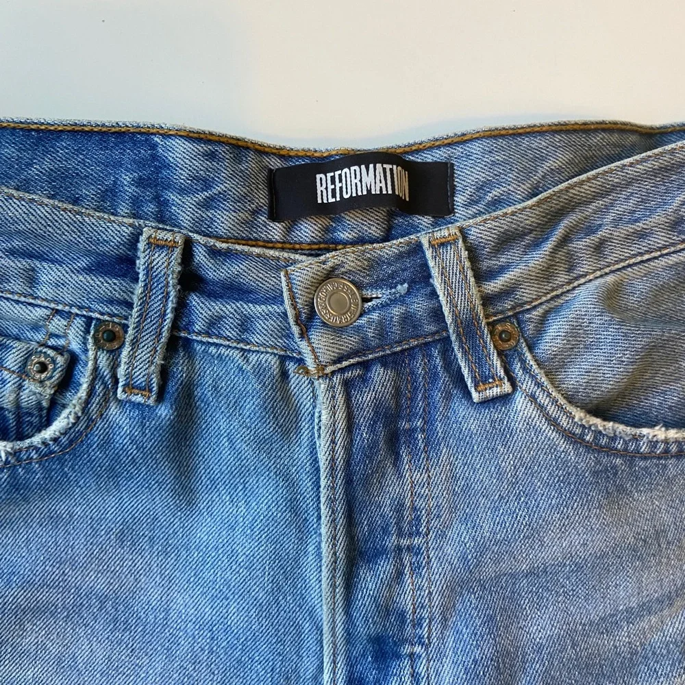 Reformation
Blue Restored Vintage Levi's Slim Relaxed Fit Jeans
Size: US 25-26 - Picture 4 of 7